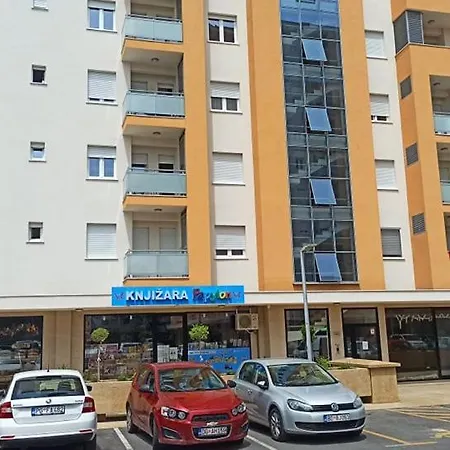 Abv Apartment *